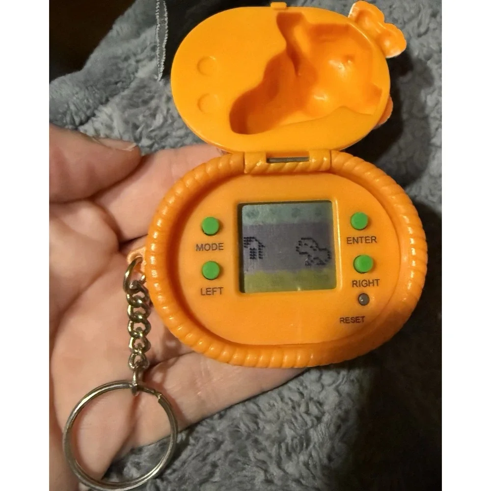 1997 MGA Entertainment VR Creatures - Puppy Virtual Pet Keychain Works!